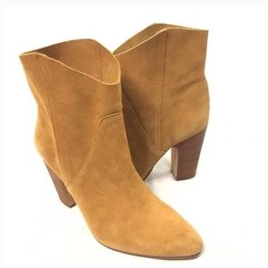 Vince Camuto Ezranda Bootie size 8.5